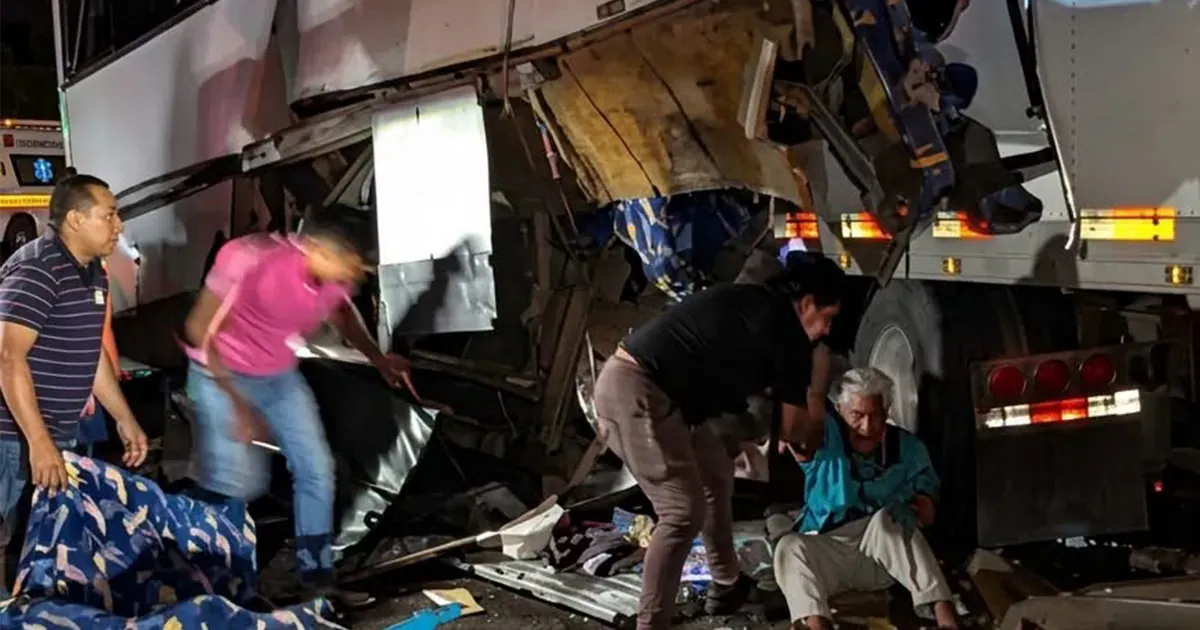 Accidente en la federal 15 deja cuatro muertos y 20 lesionados en Rosamorada