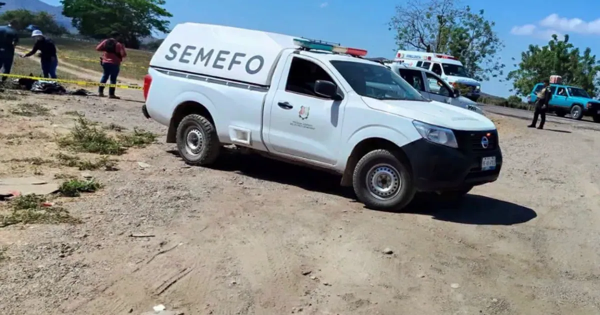 Hallan tres hombres asesinados en la autopista Tepic-Mazatlán