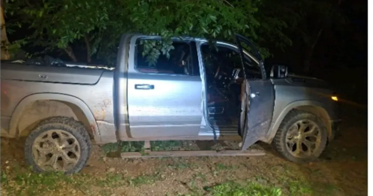 Detienen a una persona y aseguran arsenal en Ahuacatlán, Nayarit