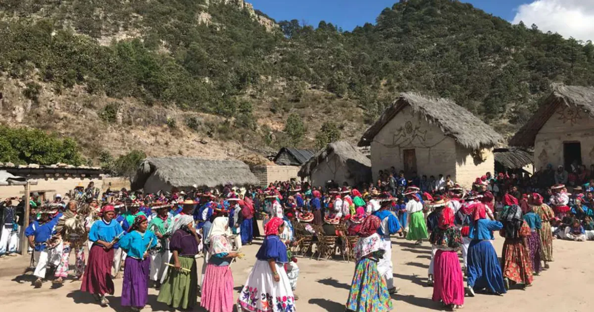 Gobierno de Jalisco pacta blindar con más seguridad a comunidades wixárikas