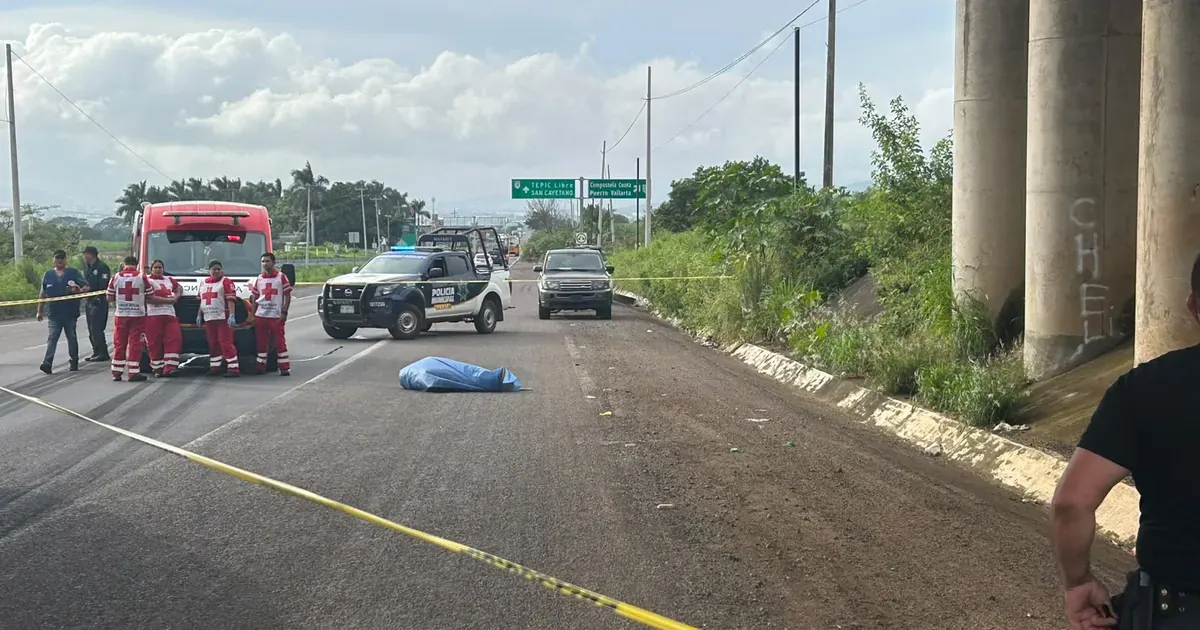 Muere atropellado por tráiler al intentar cruzar la carretera Guadalajara-Tepic