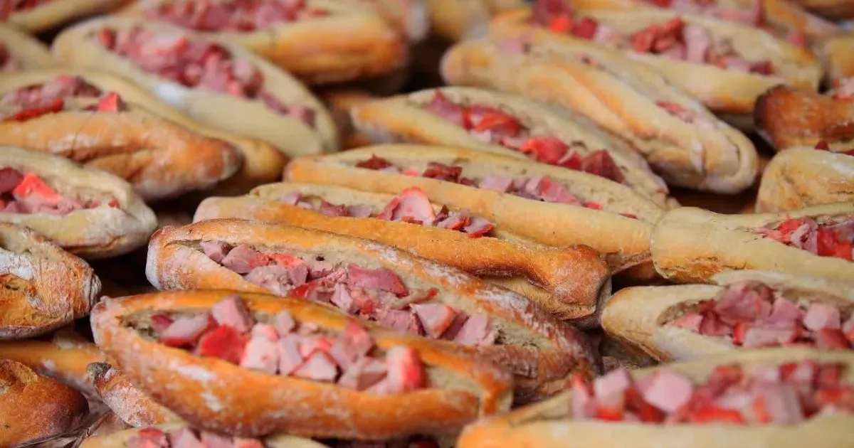 Jalisco celebra su icónico platillo con 25 mil tortas ahogadas gratuitas