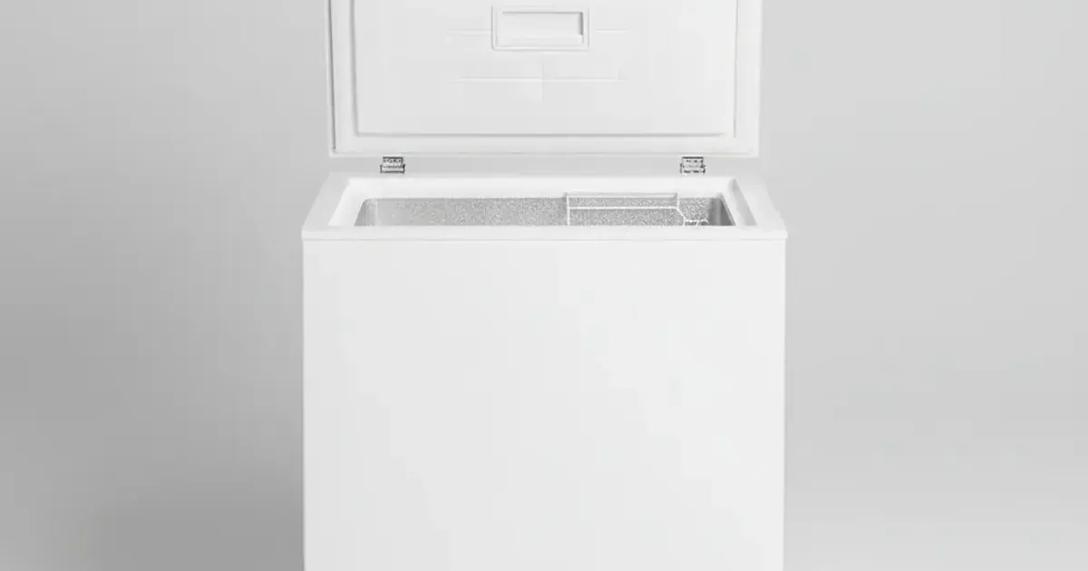 Congelador horizontal Hisense de 5 pies (141 L): precio y características en 2026