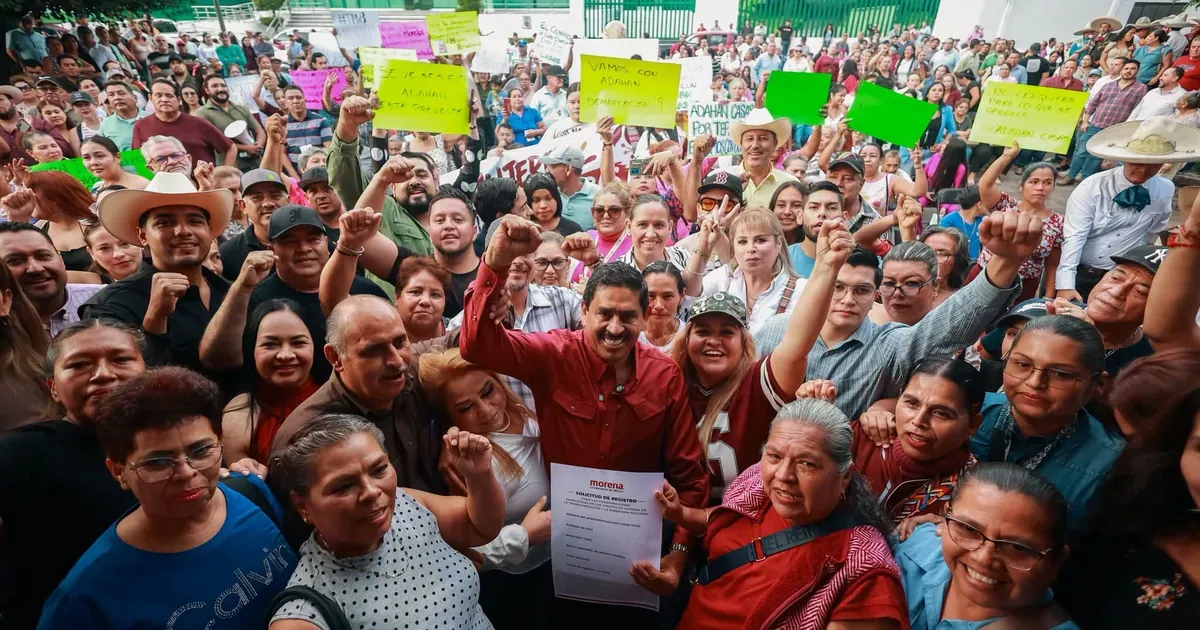 Adahán Casas se registra para coordinar Morena en Tepic