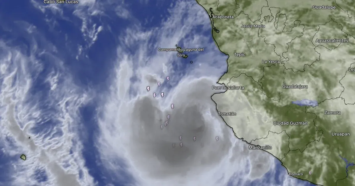 Simón baja a categoría 3; alerta roja en el sur de Nayarit