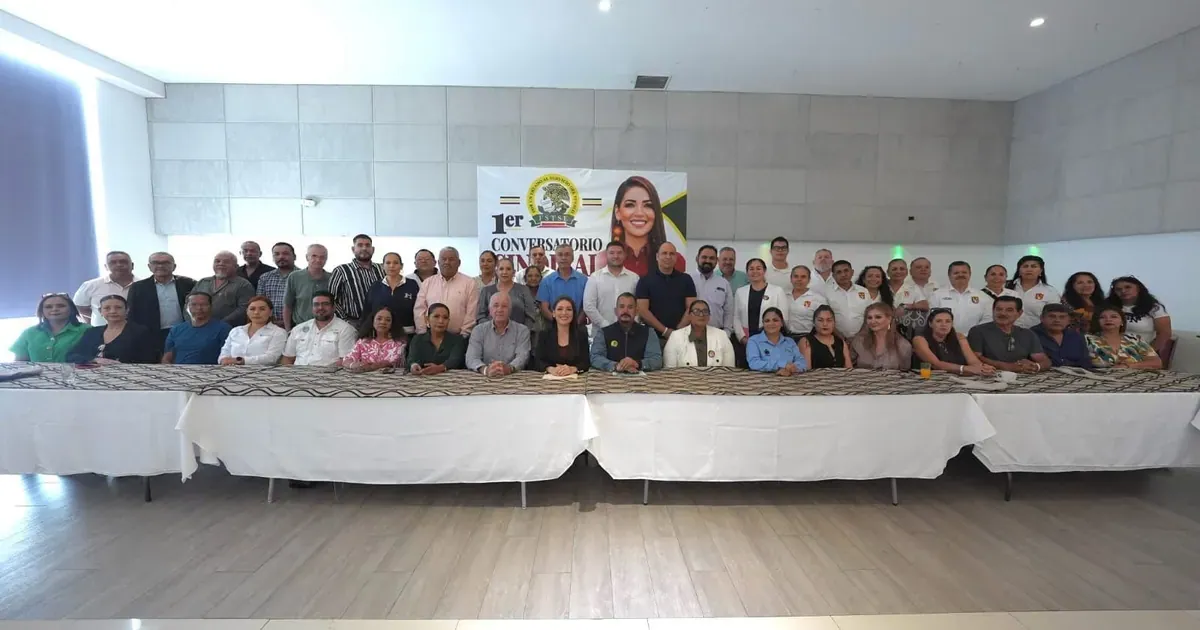 Jasmin Bugarín recibe respaldo de sindicatos de la FSTSE