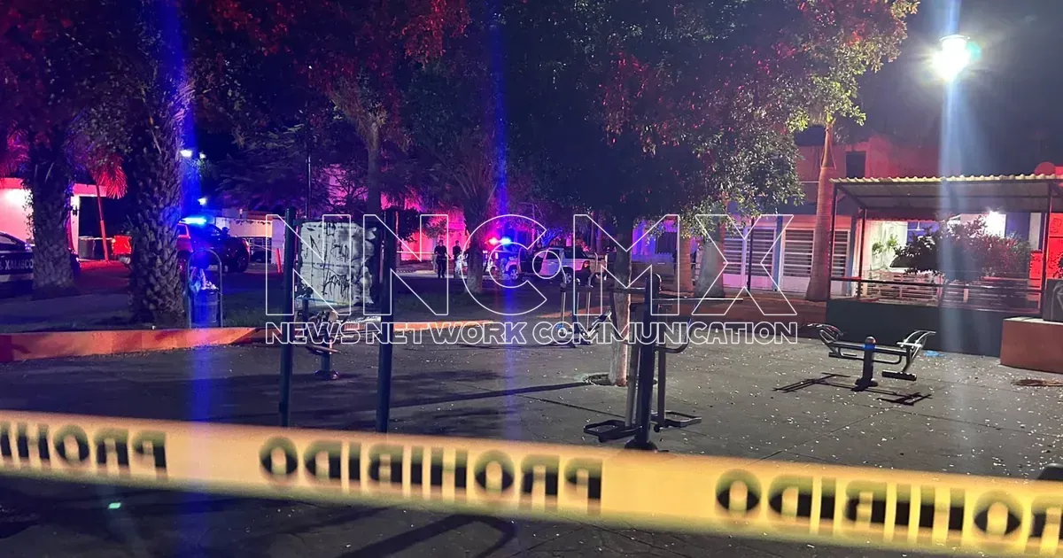 Ataque a balazos deja dos muertos y un herido en Xalisco (1 de 6)