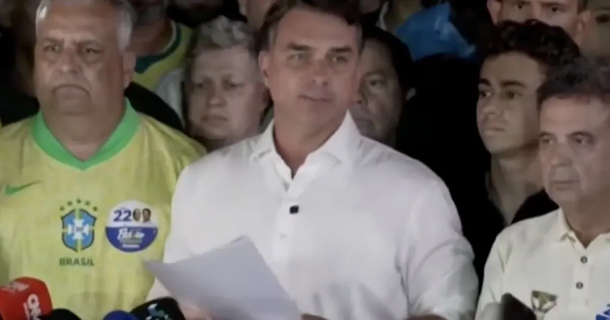 Flávio Bolsonaro no reconoce el triunfo de Lula