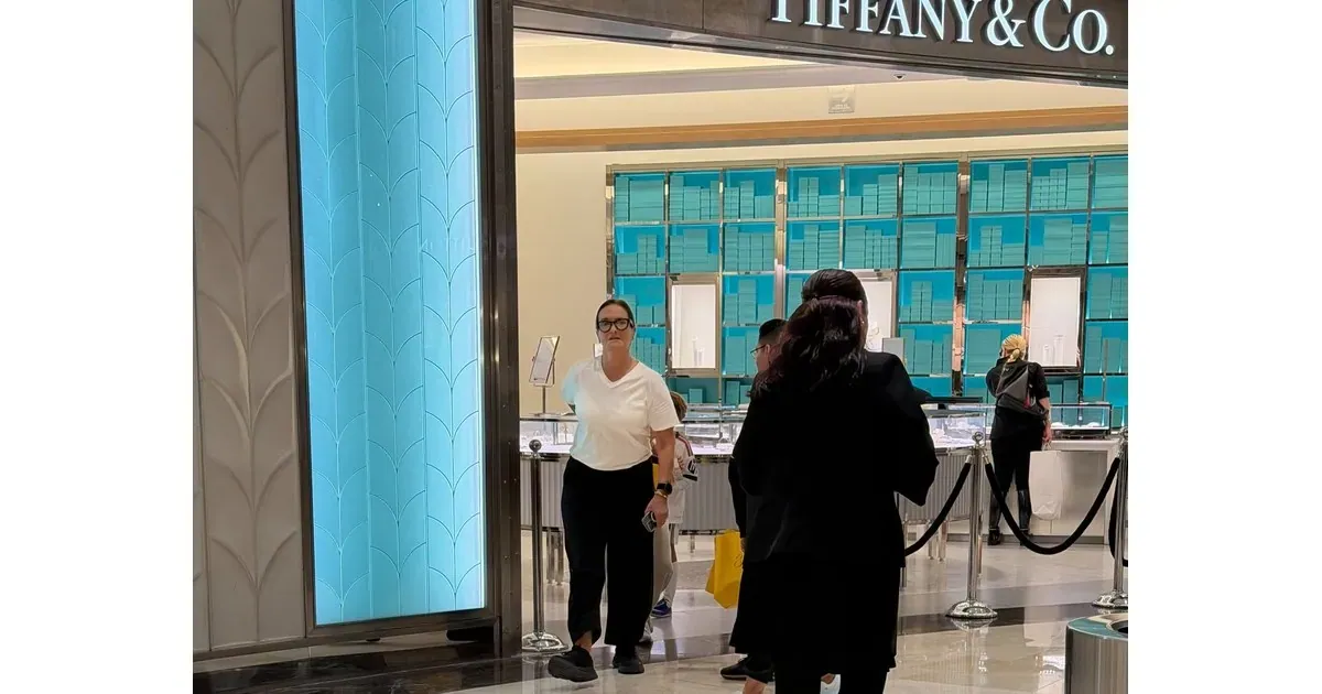 Captan a Paty Armendáriz saliendo de Tiffany; suma 84 faltas en cámara de diputados