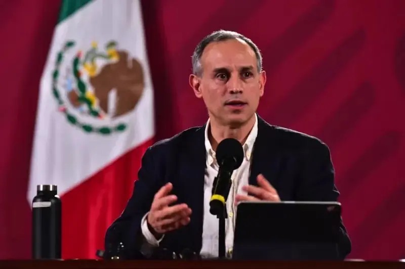 Denuncian a López-Gatell ante la FGR por paseo pese a tener COVID-19