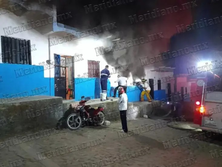 ¡se quemo una casa en colonia de compostela!