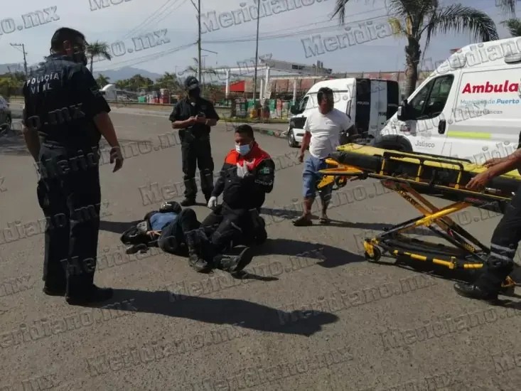 ¡choco mujer motociclista en puerto vallarta!