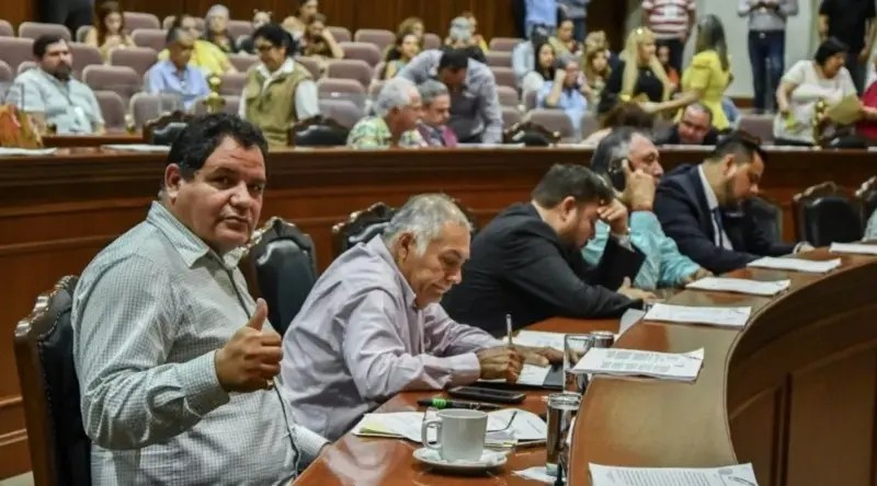 Sinaloa. Diputados de Morena gastan apoyo en comida y vuelos
