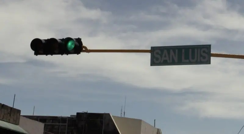 Sondeo. Agradecen tepicenses retorno del semáforo en avenida Allende y San Luis