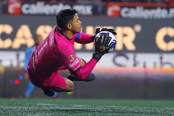 Pumas sondea al portero Alfredo Talavera