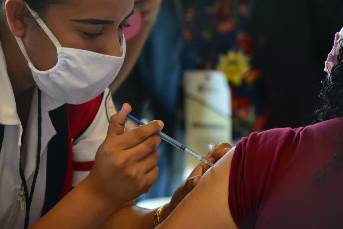 Personal educativo recibirá dosis de refuerzo a partir de mañana