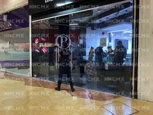 Atracan joyeria en plaza caracol