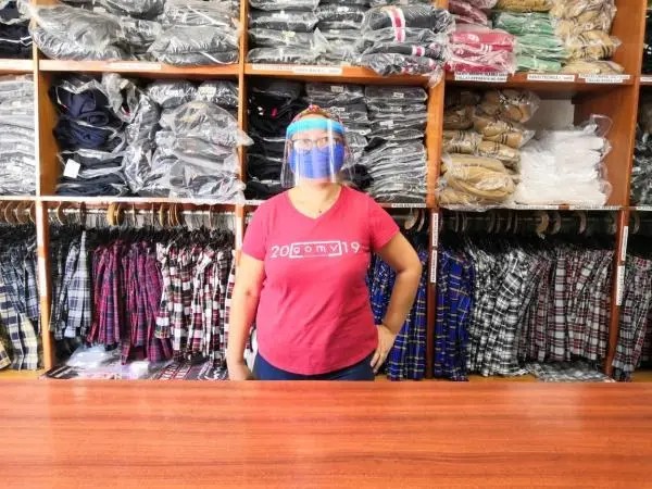 Tepic. Se desploma la venta de uniformes escolares