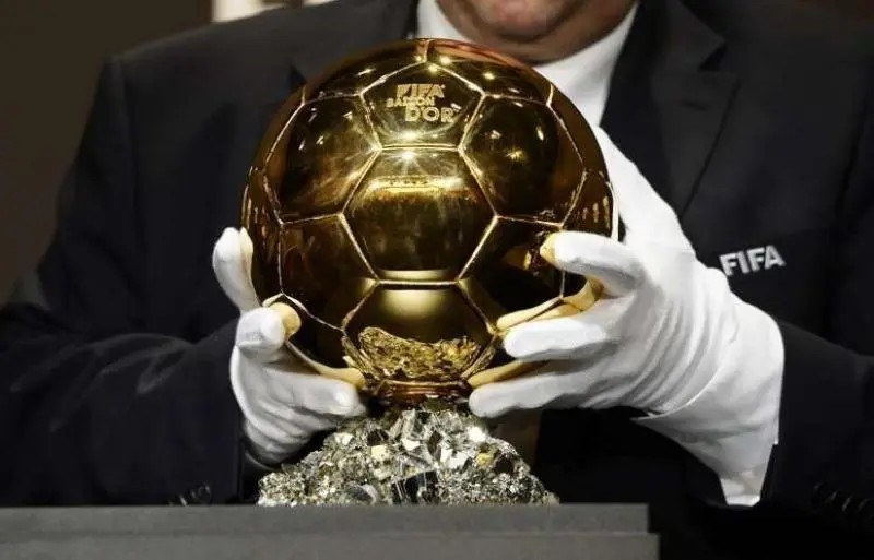 No se entregará el premio del balón de oro este año
