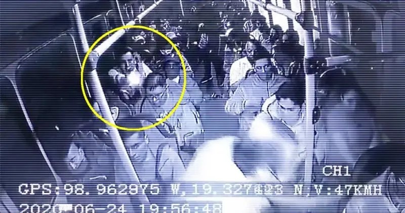VIDEO: Otro asalto en transporte público; terminó en balacera