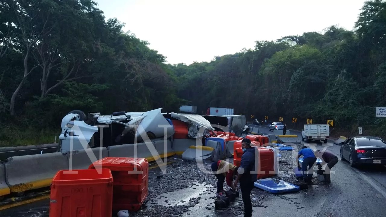 Muere trailero en trágico accidente