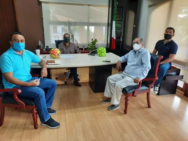 Realizan Mantenimiento Para Mejorar Canchas Deportivas