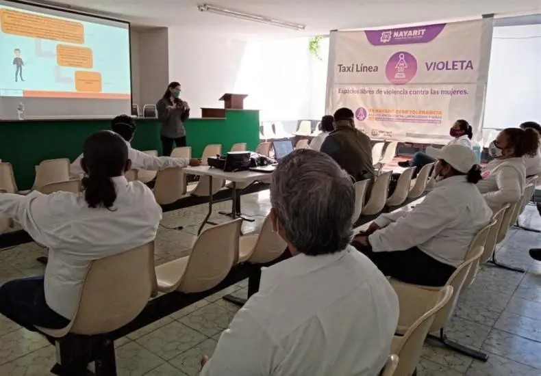 Nayarit. Capacita Gobierno a primer grupo de Taxis Línea Violeta
