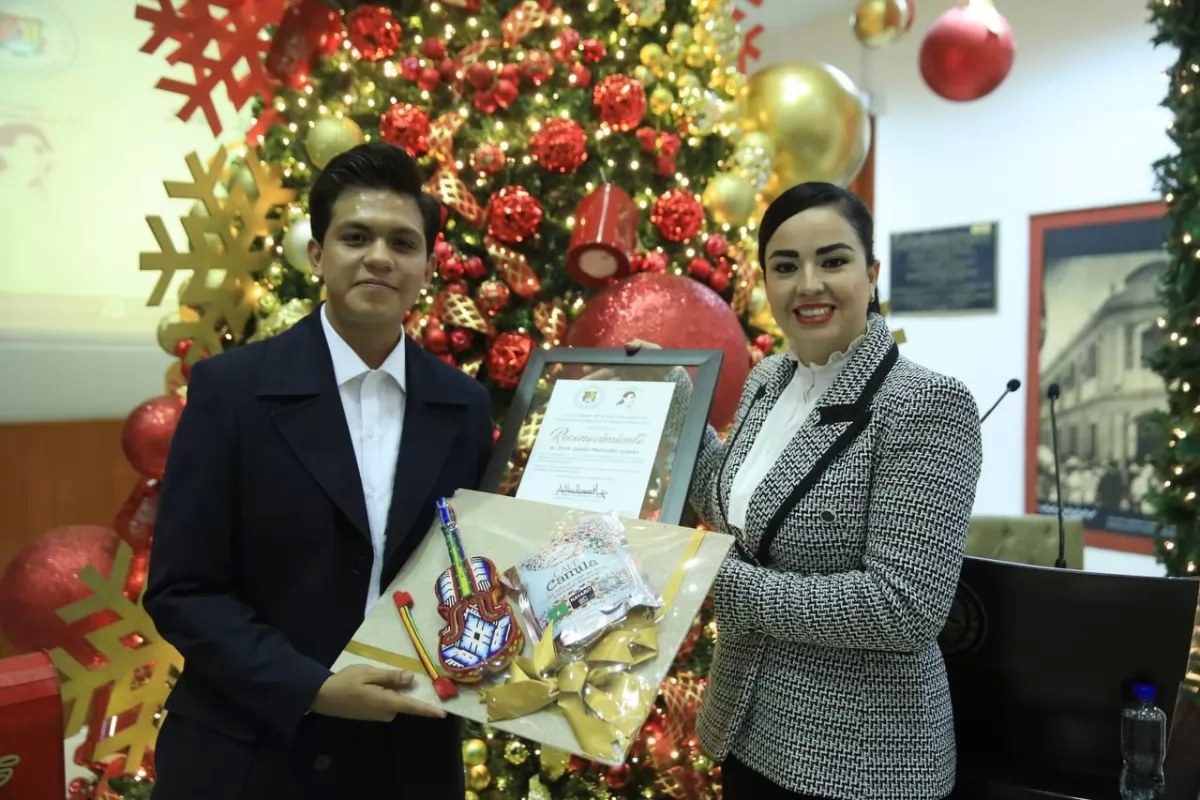 Reconoce Congreso de Nayarit a José Julián Mercado López