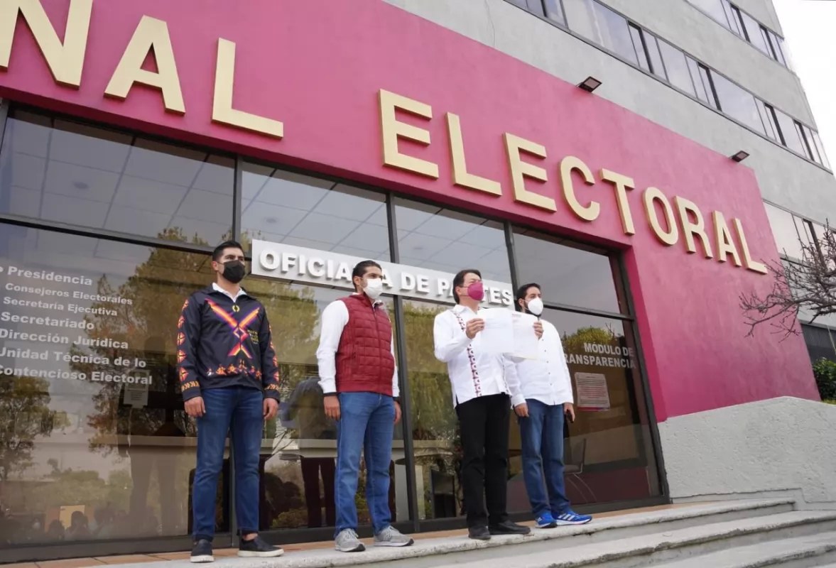 Llama Morena a aplicar juicio político a consejeros del INE