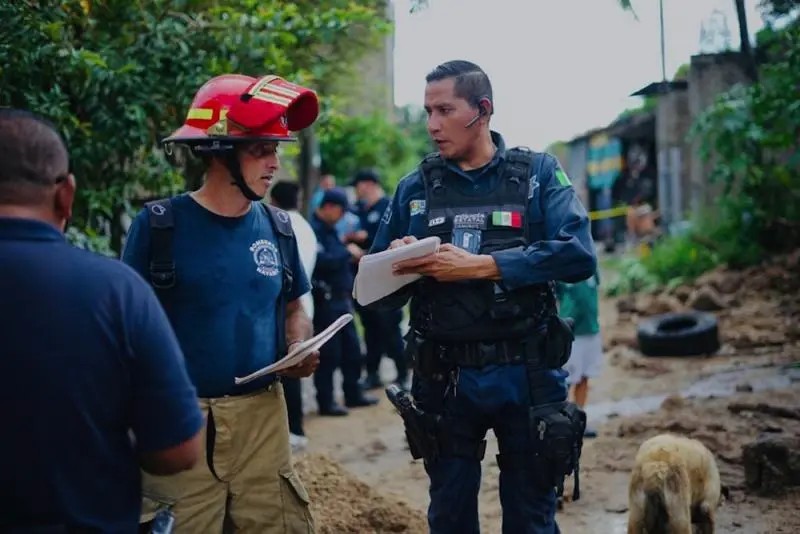 Xalisco. Evalúa Gobierno daños tras derrumbe en Lomas Verdes Segunda Sección