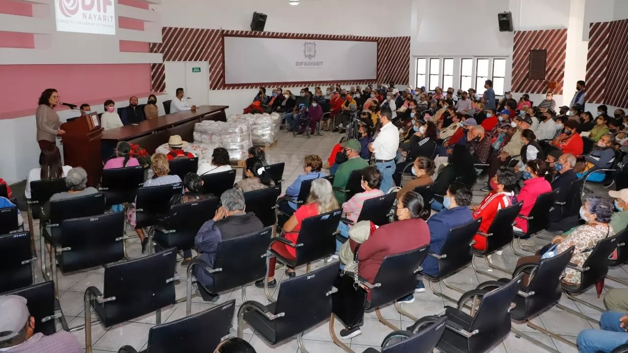 Beneficia el DIF Nayarit a más de 500 adultos mayores