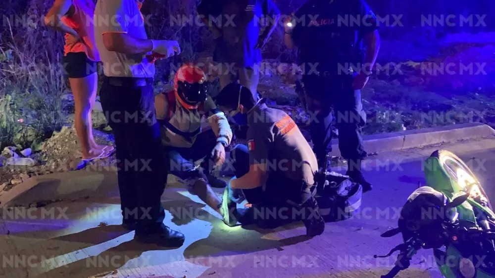 Puerto Vallarta: Motociclista fracturado en fuerte accidente vial