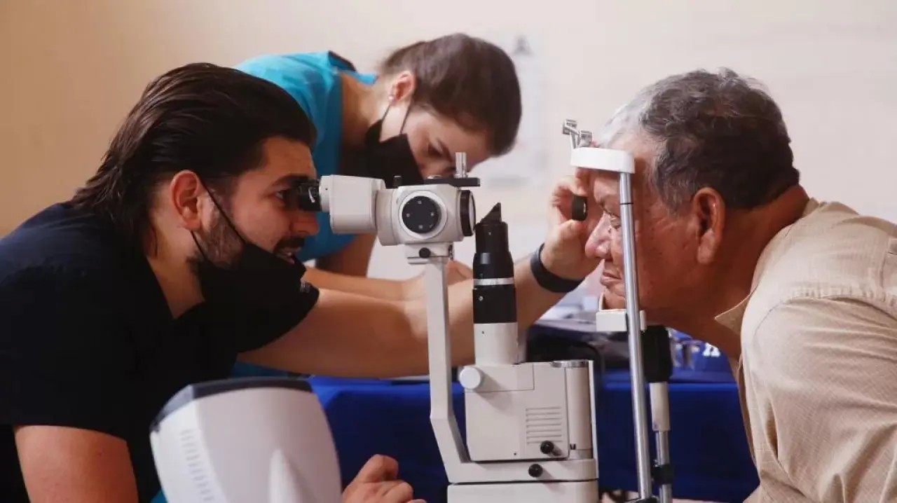 Llevan jornada de salud ofttalmológica a Tecuala