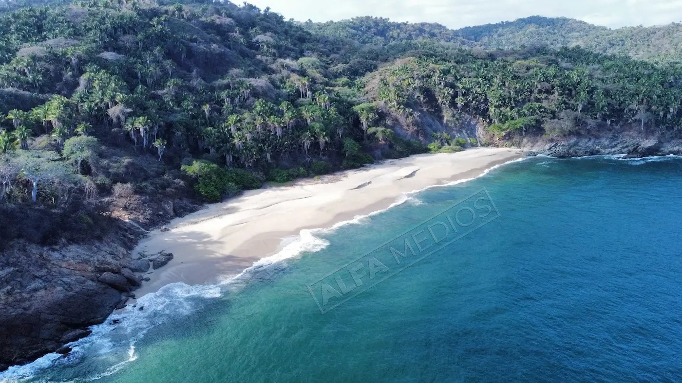 Playa de barro Nayarit, bella vista y grandes olas