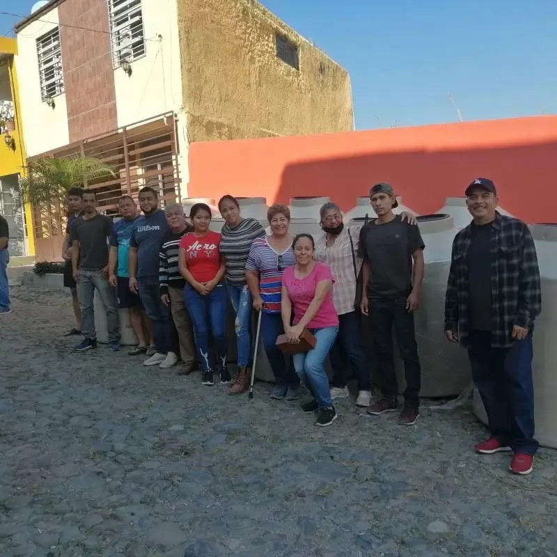 Entregan más tinacos para beneficio de familias nayaritas