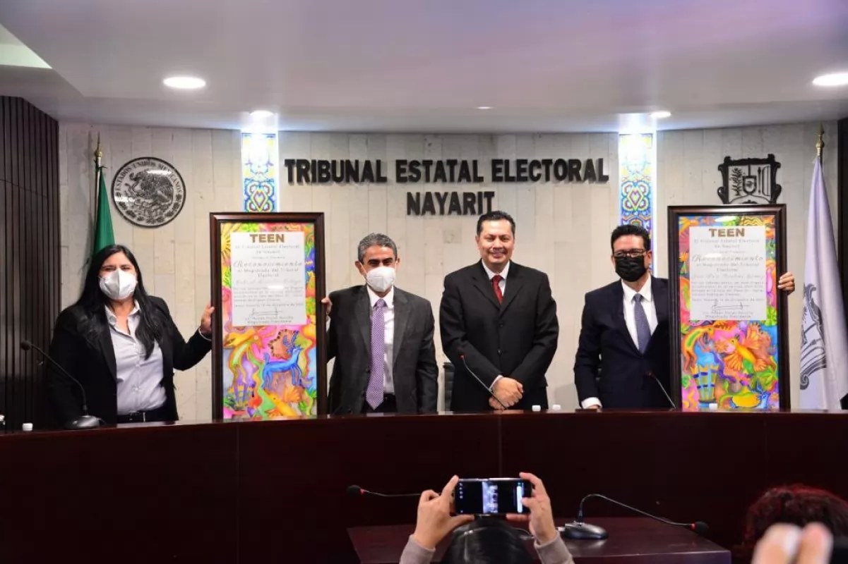 Culminan Gabriel Gradilla y José Luis Brahms su encargo en el TEEN