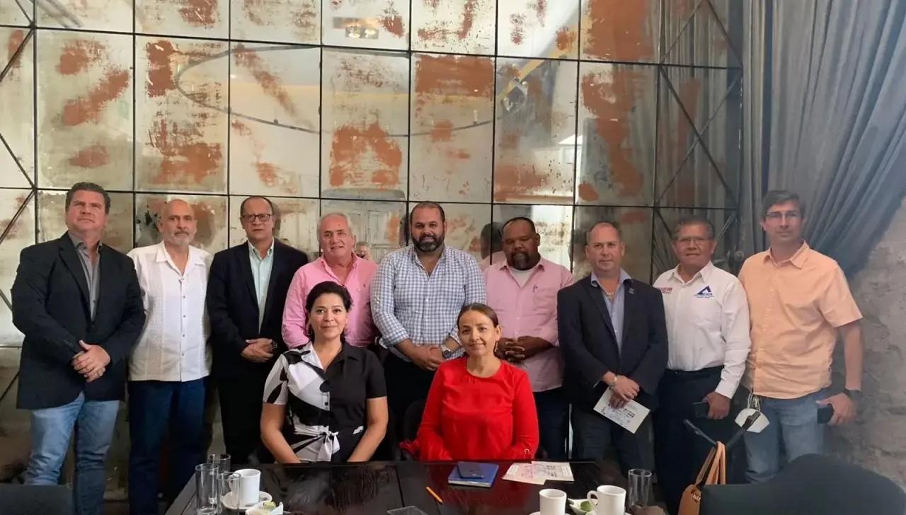 Apertura total para el sector empresarial: Juan Echeagaray