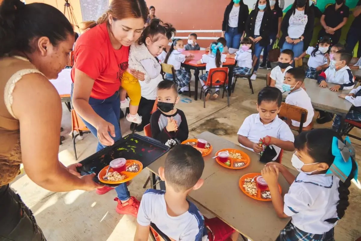 Entrega DIF Nayarit nutrición y calidad en desayunos escolares