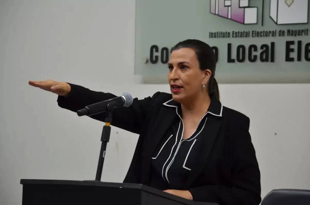 Toma protesta María José Torres Hernández como presidenta del IEEN