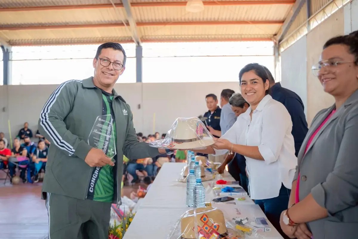 Concluye con éxito el Congreso Nacional \"Reingeniería de la Educación Física Nayarita\"