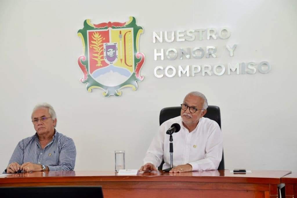 Evalúa gobernador adelantar el fin del ciclo escolar tras la ola de calor