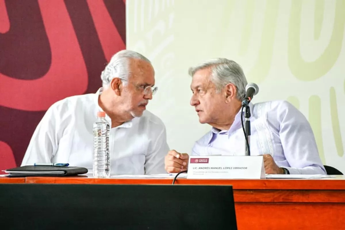 Exhiben concesiones del exgobernador ante AMLO