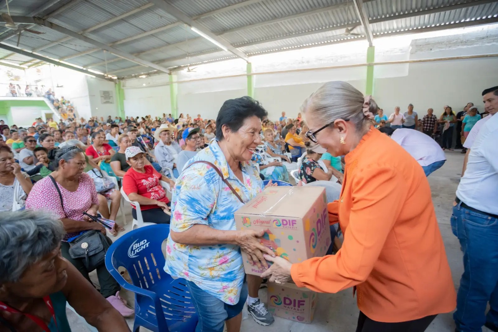 Lleva DIF Nayarit alimentos y esperanza a familias de San Blas