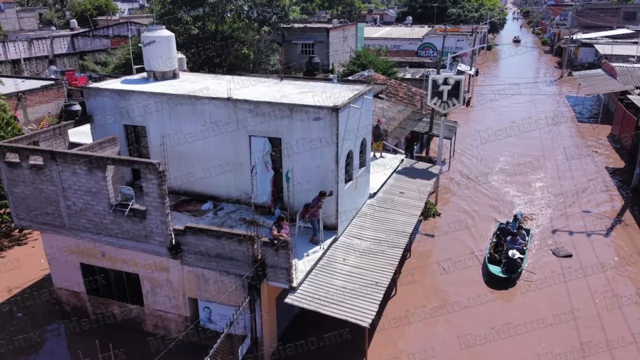 Entrega Bienestar 10 mil pesos a cada afectado por el Huracán Pamela