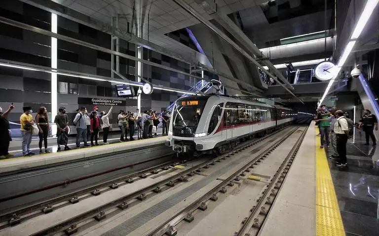 Analizan ruta y avances del Tren de Pasajeros México-Guadalajara