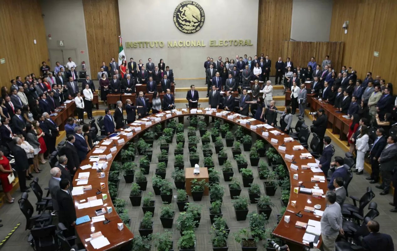 Usar fideicomisos para revocación mandaría a consejeros a la cárcel: INE