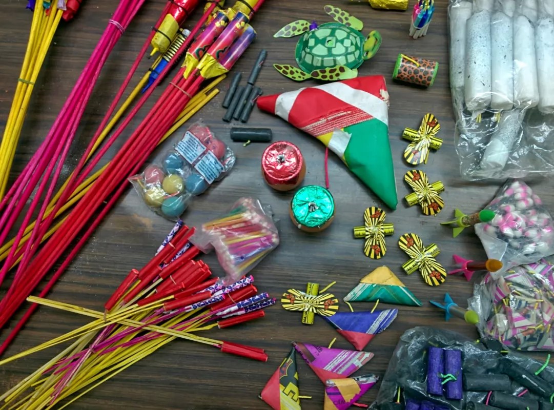 \"No permitan que sus seres queridos acaben en el hospital por la pirotecnia\"