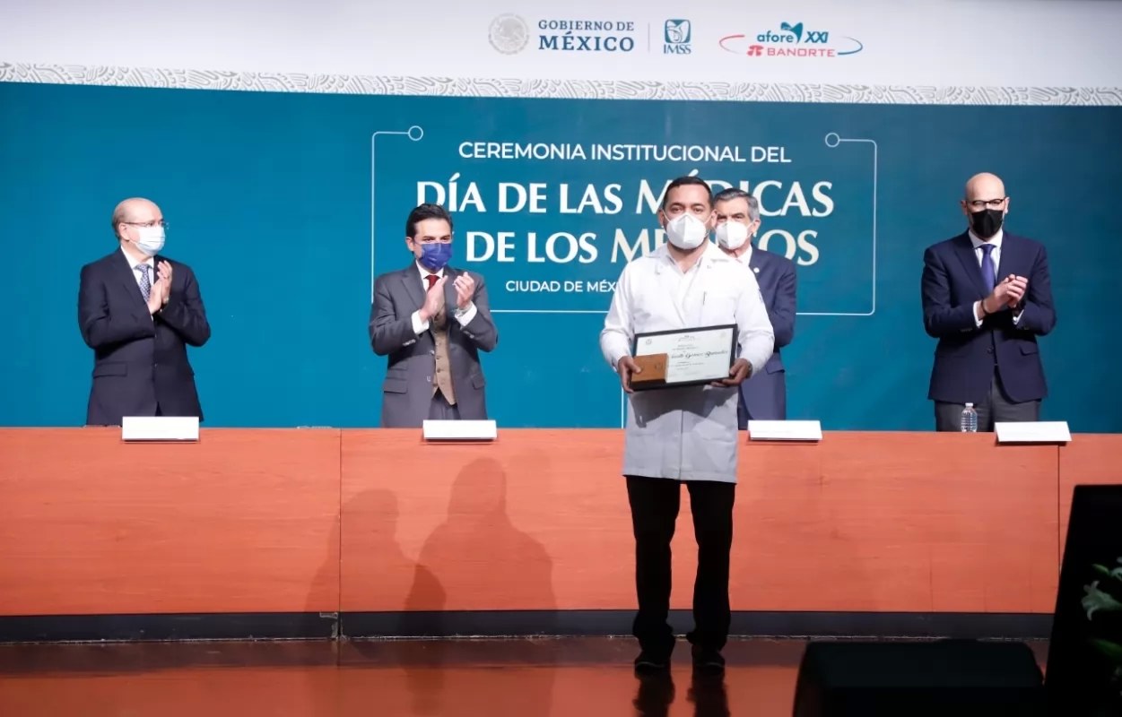 Reconoce IMSS a médico de Bahía de Banderas