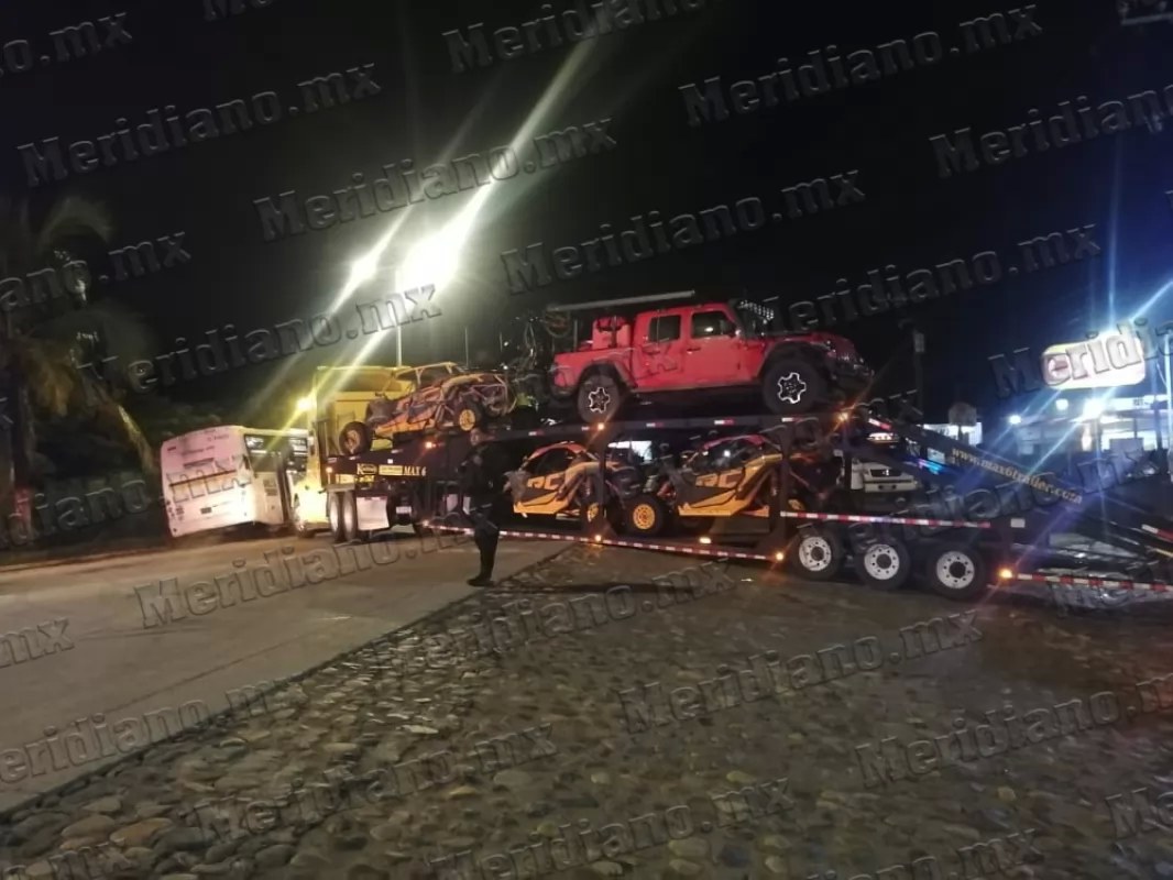 ¡trailer y un camión bloquearon avenida!