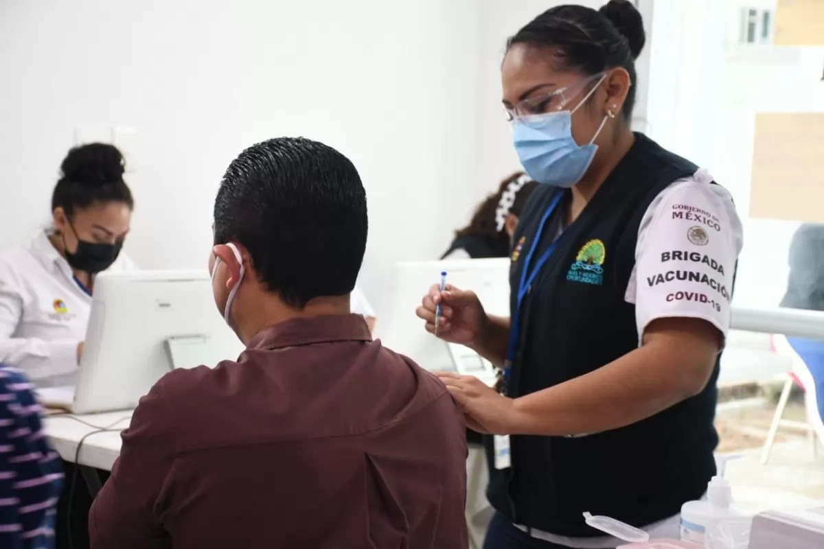 Siete de cada diez mexicanos están vacunados